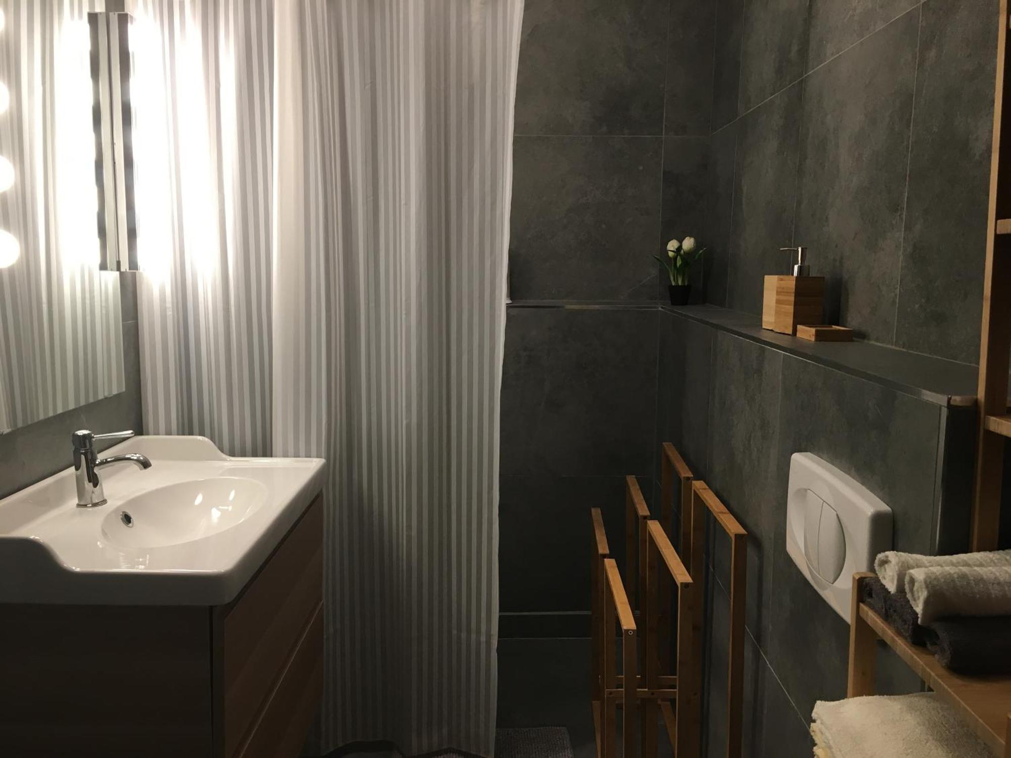 Mandula Vendeghaz Apartment เอ็กเกอร์ ภายนอก รูปภาพ