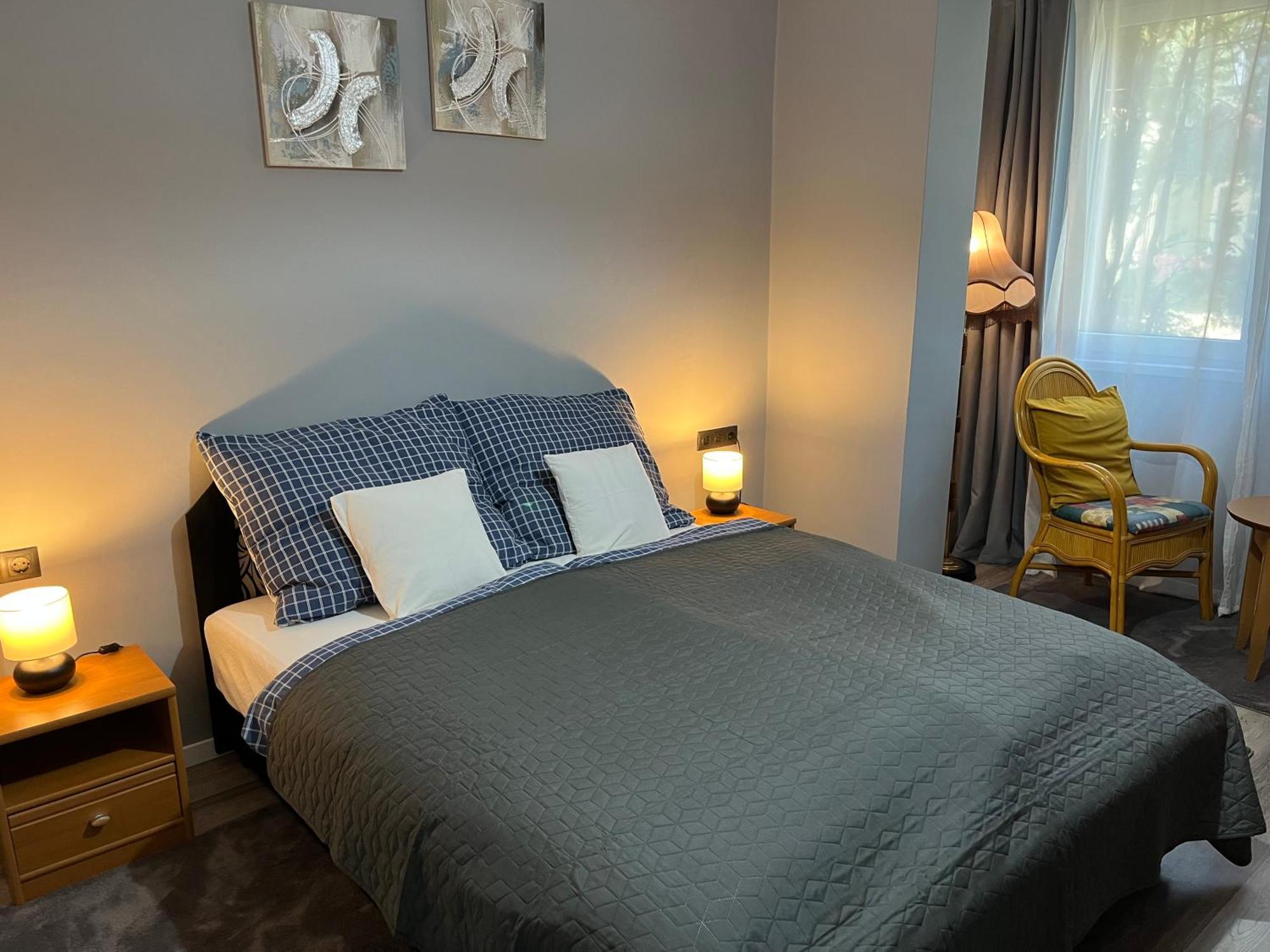 Mandula Vendeghaz Apartment เอ็กเกอร์ ภายนอก รูปภาพ