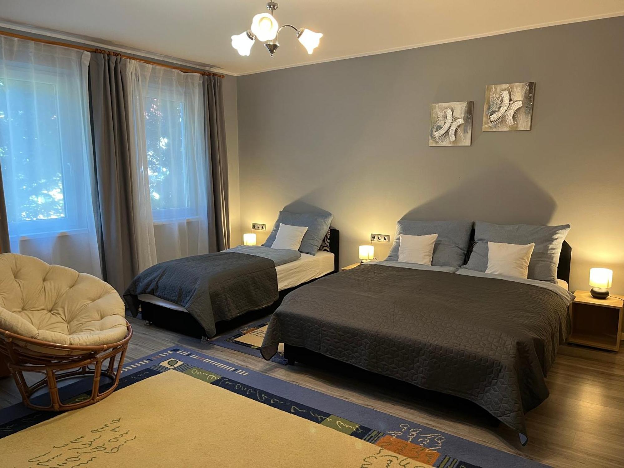 Mandula Vendeghaz Apartment เอ็กเกอร์ ภายนอก รูปภาพ