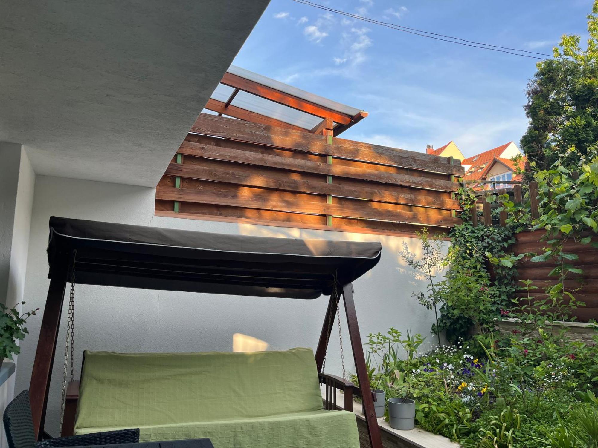 Mandula Vendeghaz Apartment เอ็กเกอร์ ภายนอก รูปภาพ