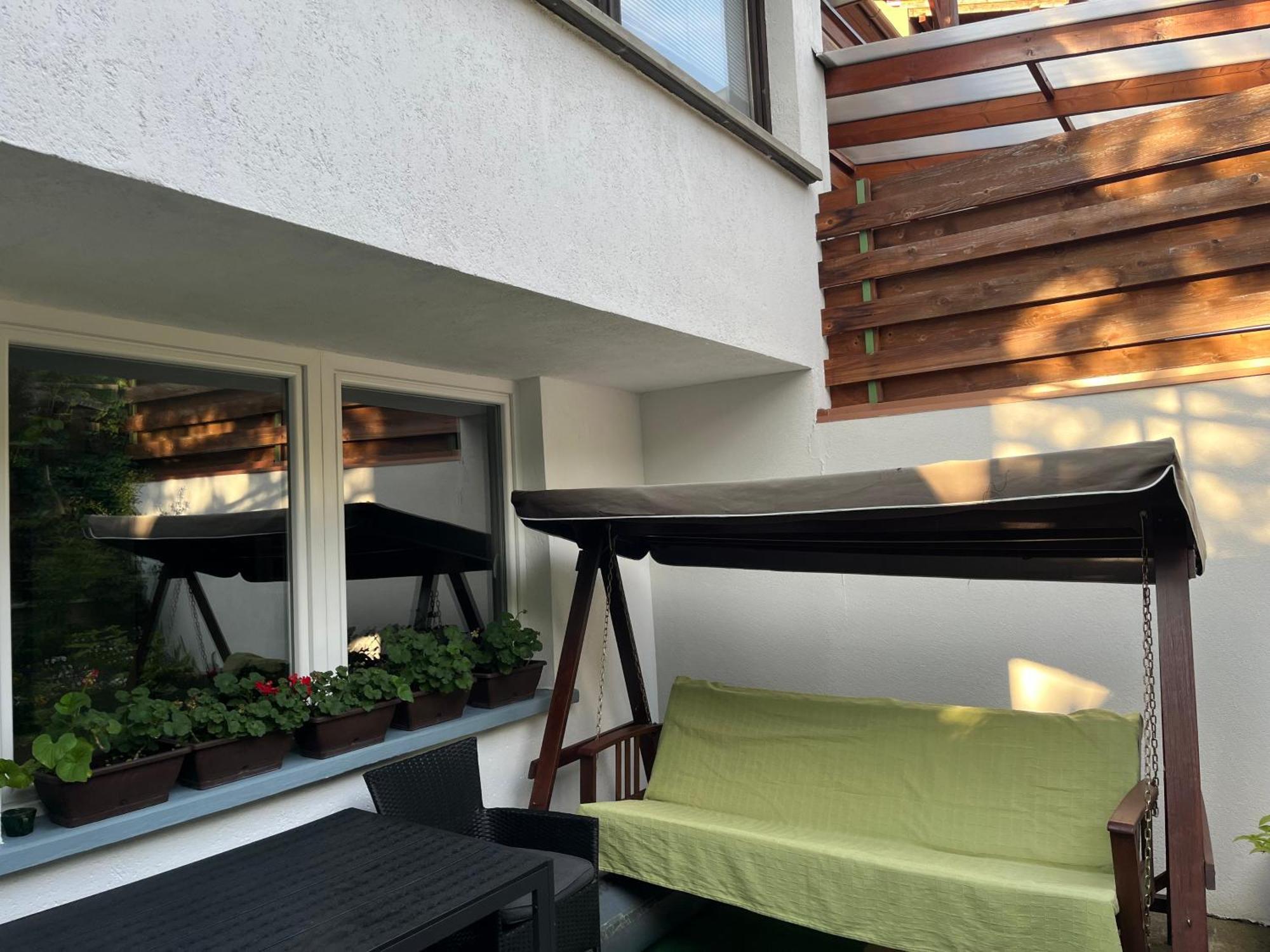 Mandula Vendeghaz Apartment เอ็กเกอร์ ภายนอก รูปภาพ